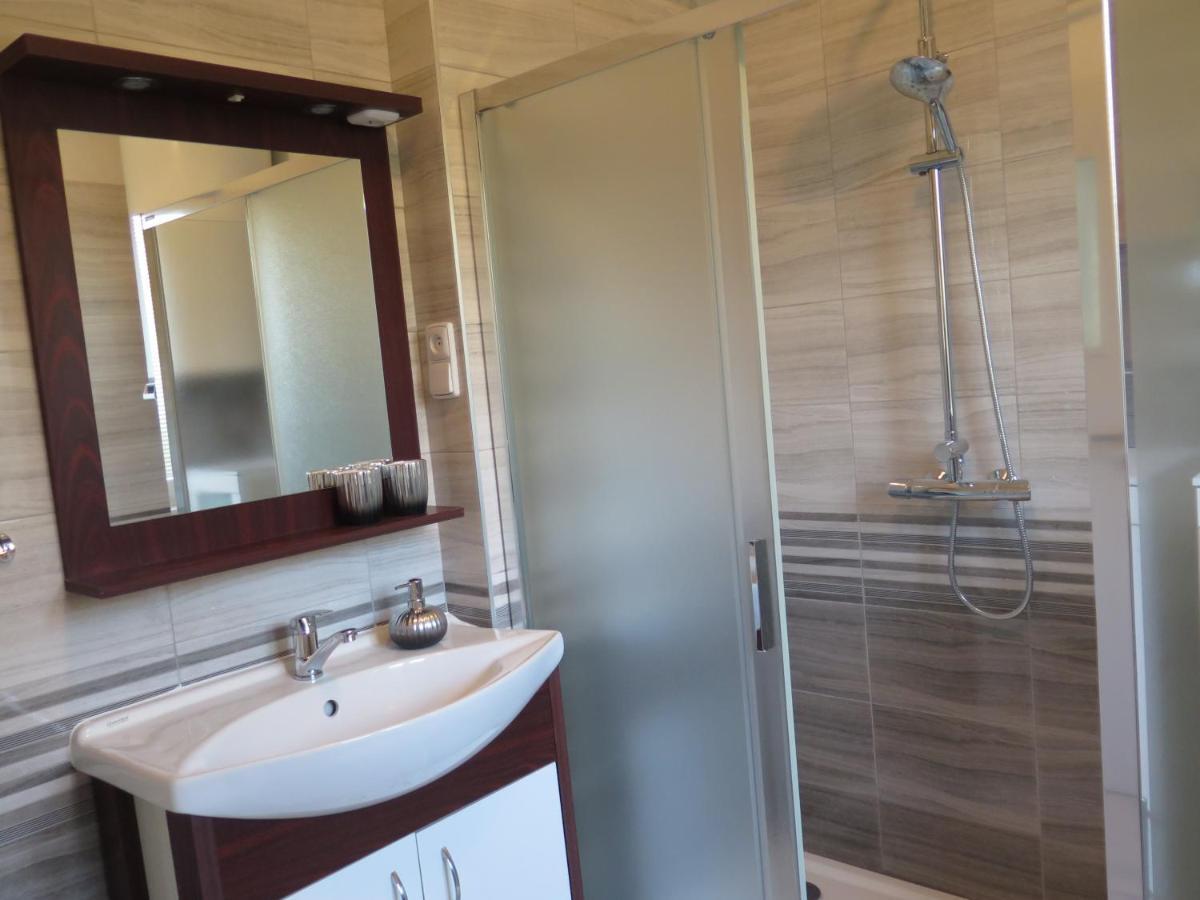 Apartman Hrubá Skála Exteriör bild